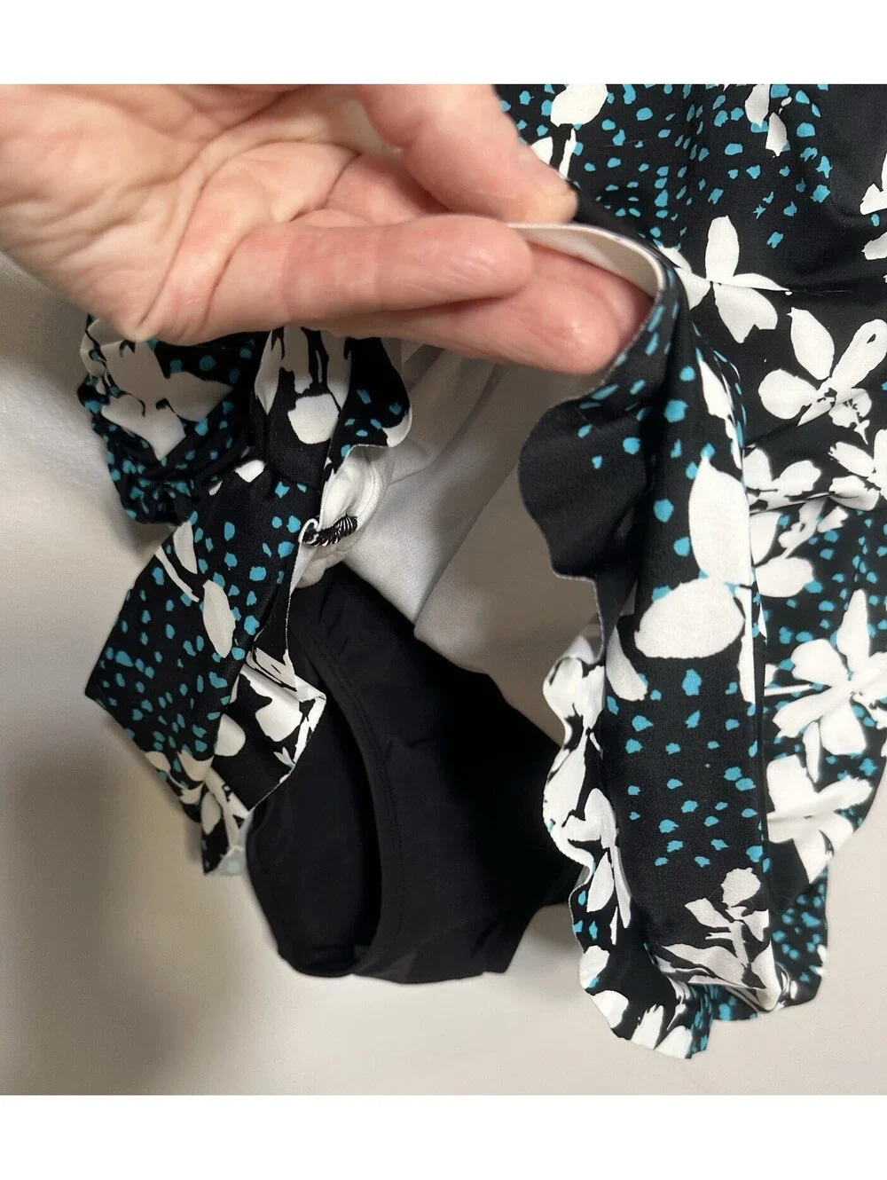 NWTS Swim Solutions Macys Slimming 1 Pc Black Floral Ruffled Ruched Swimsuit 14.
